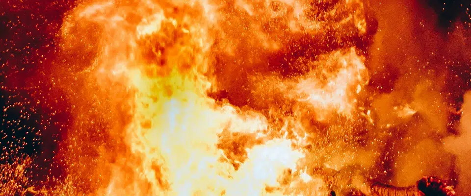 News in Brief: When clouds catch fire – and your backup turns to smoke